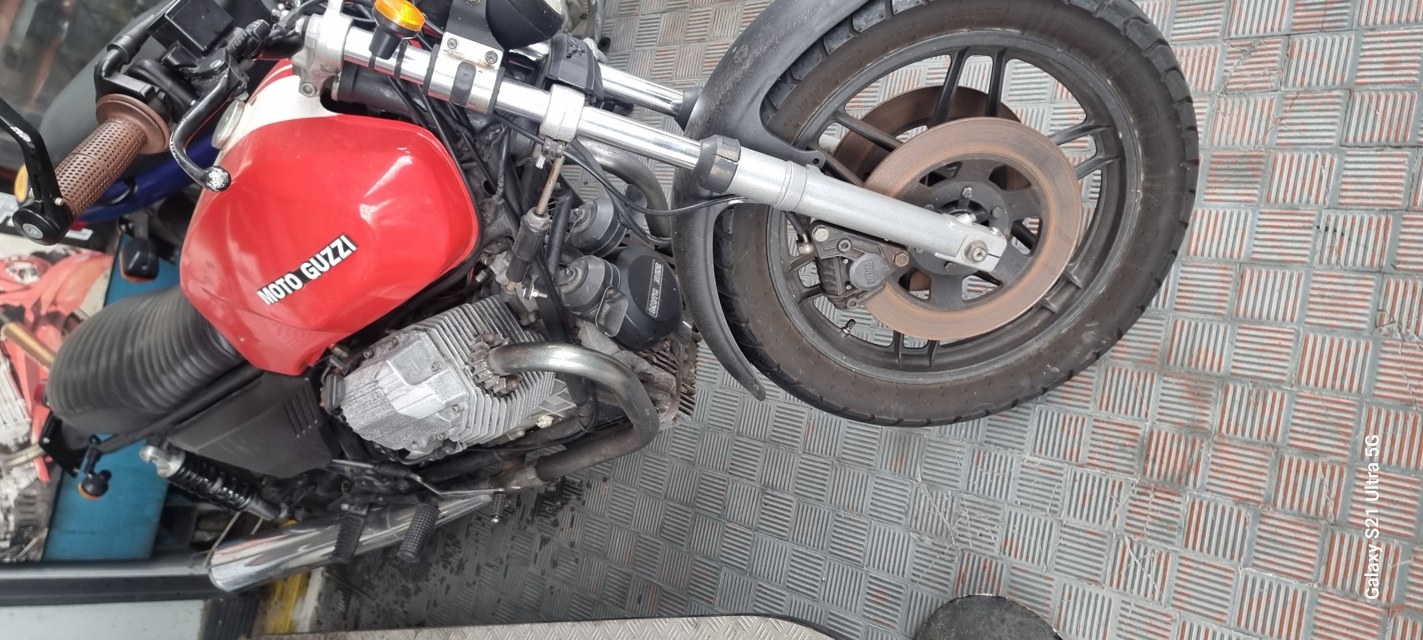 GUZZI V7 850