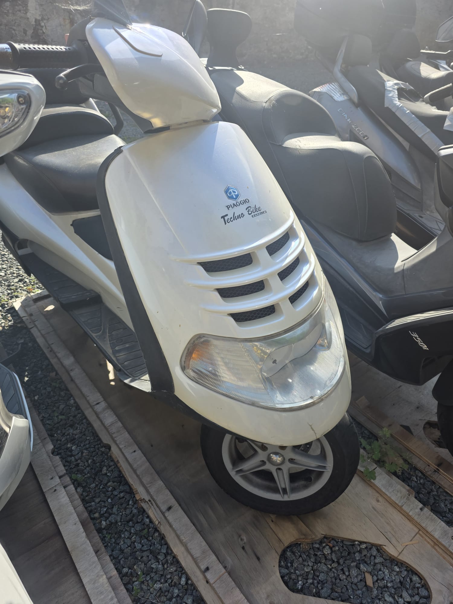 PIAGGIO X8 200